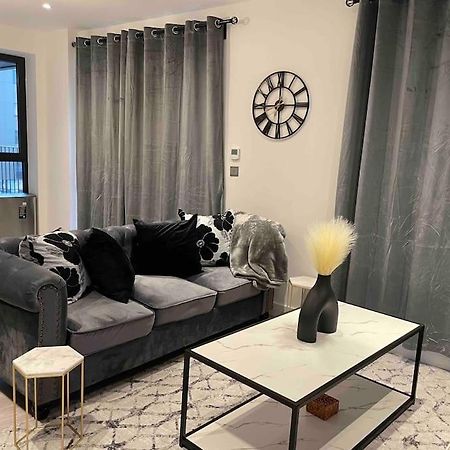 Stylish And Cosy 2 Bedroom Flat In Croydon Exterior foto