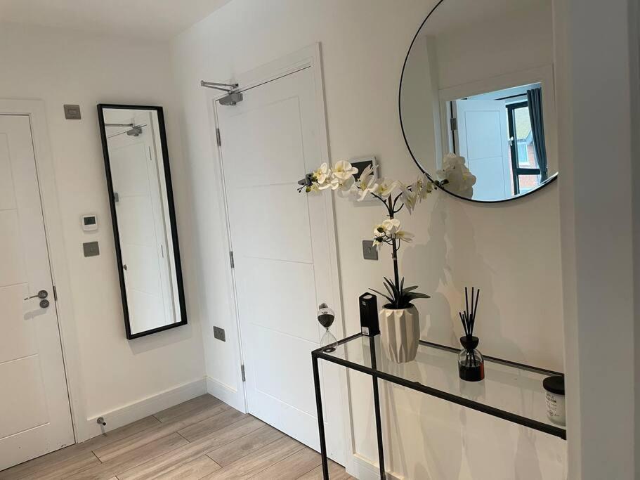 Stylish And Cosy 2 Bedroom Flat In Croydon Exterior foto