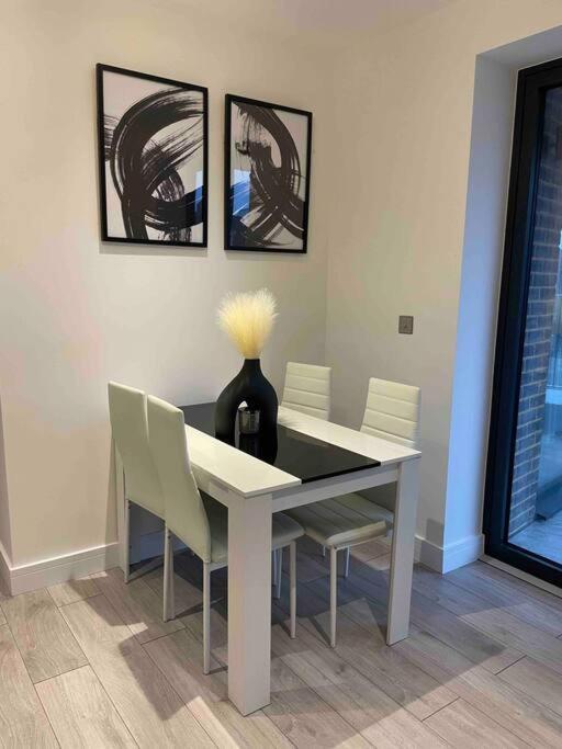 Stylish And Cosy 2 Bedroom Flat In Croydon Exterior foto