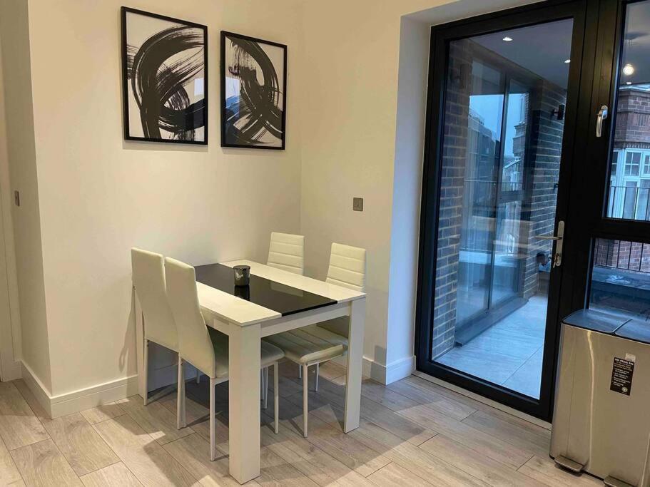 Stylish And Cosy 2 Bedroom Flat In Croydon Exterior foto