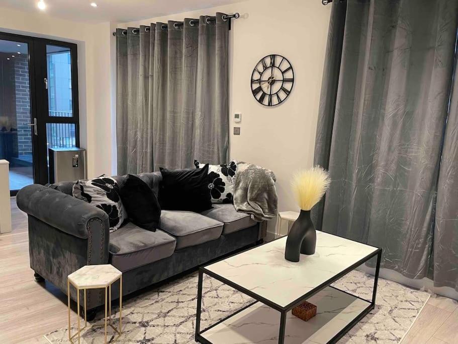 Stylish And Cosy 2 Bedroom Flat In Croydon Exterior foto